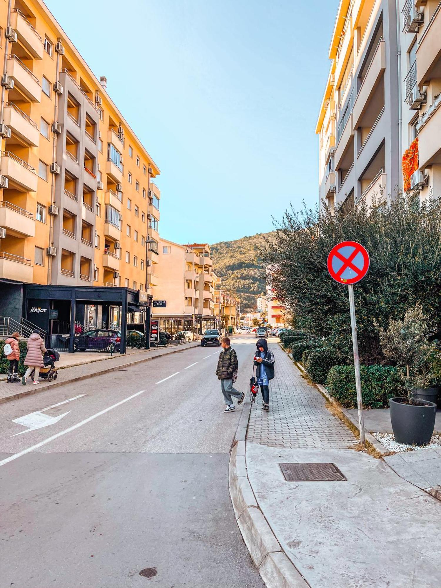 Avr Garden * Budva