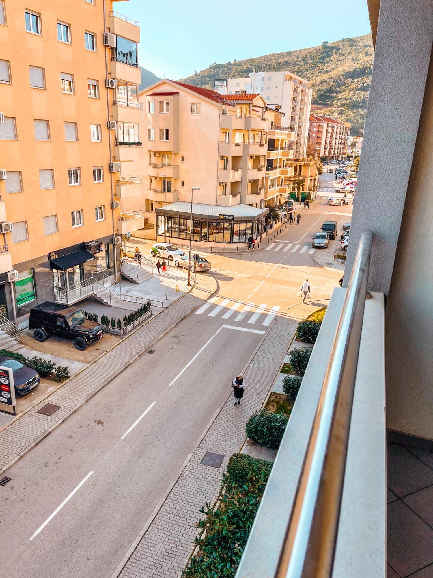 Avr Garden * Budva