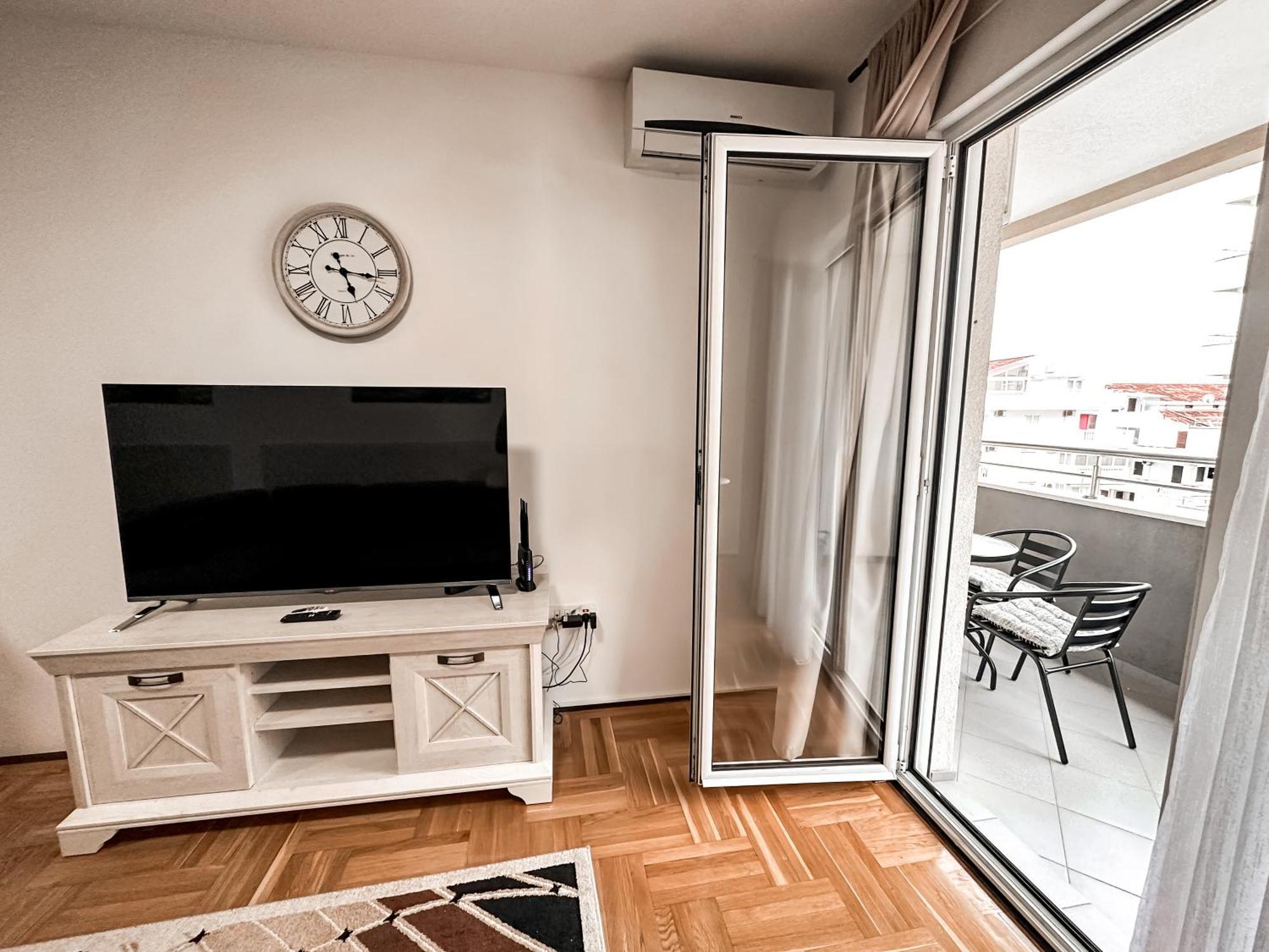 Avr Garden Budva